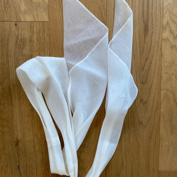 SOLD MIKAELLA Wedding Dress - Picture 10 of 16